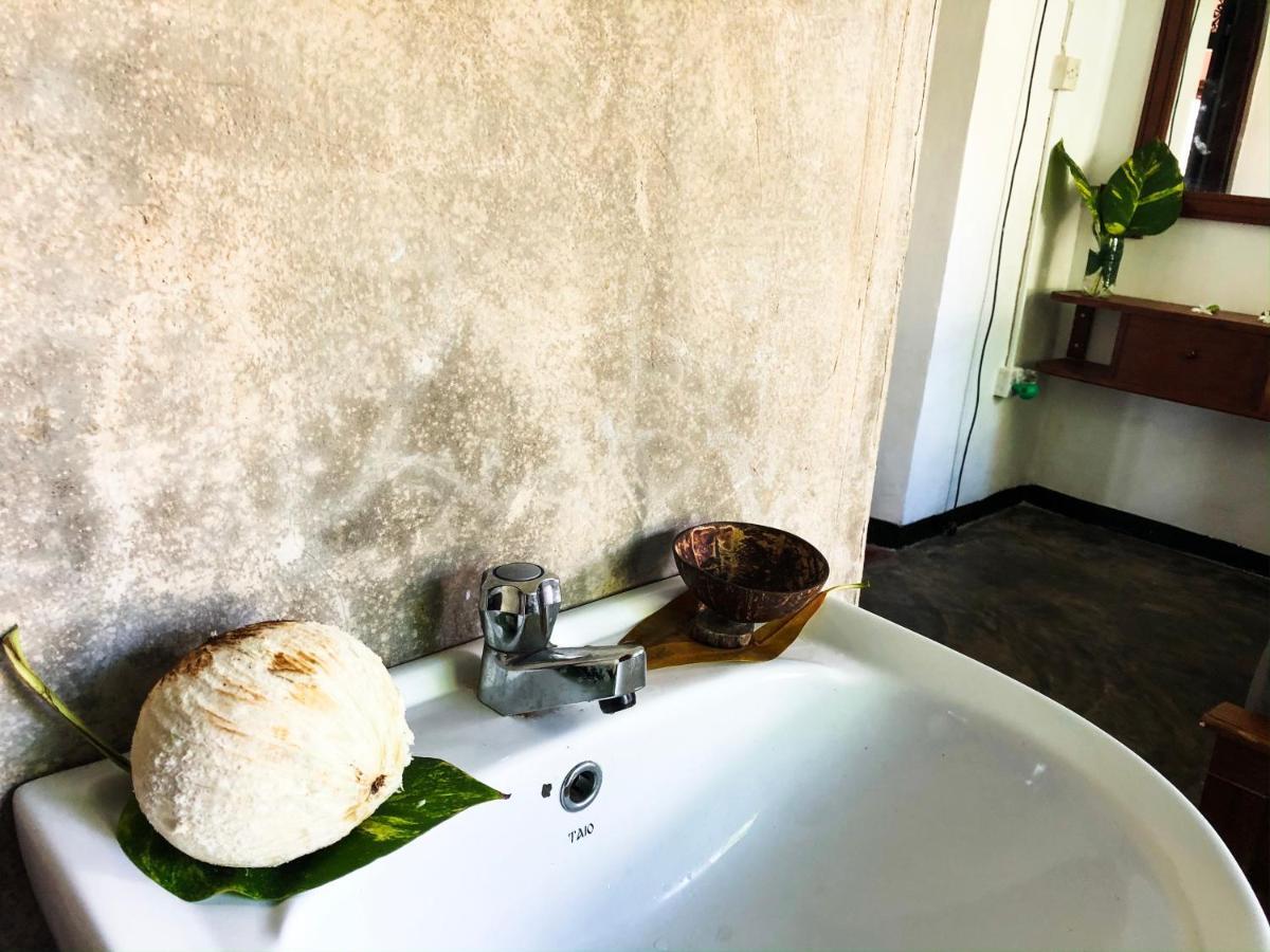 Dodanduwa Circus Lagoon Hideaway B&B 외부 사진